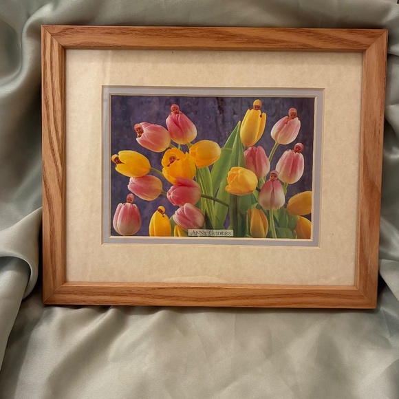 Vintage Anne Geddes Babies in Tulips 8x10 Wall Hanging Real Glass Wood Frame EUC - Picture 1 of 7